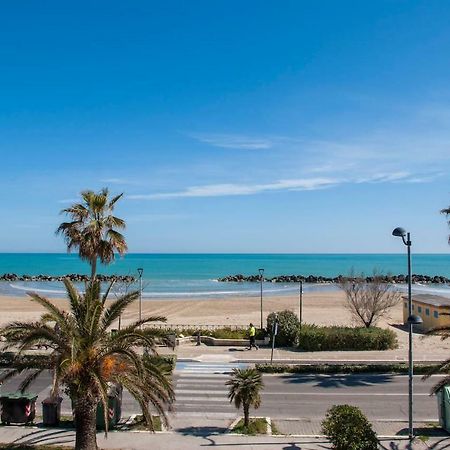 Appartamento Di Antonio Fronte Mare Montesilvano Marina エクステリア 写真