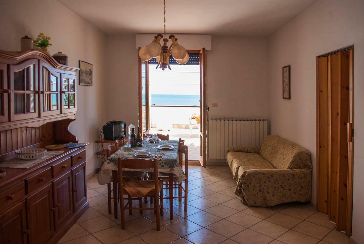 Appartamento Di Antonio Fronte Mare Montesilvano Marina エクステリア 写真