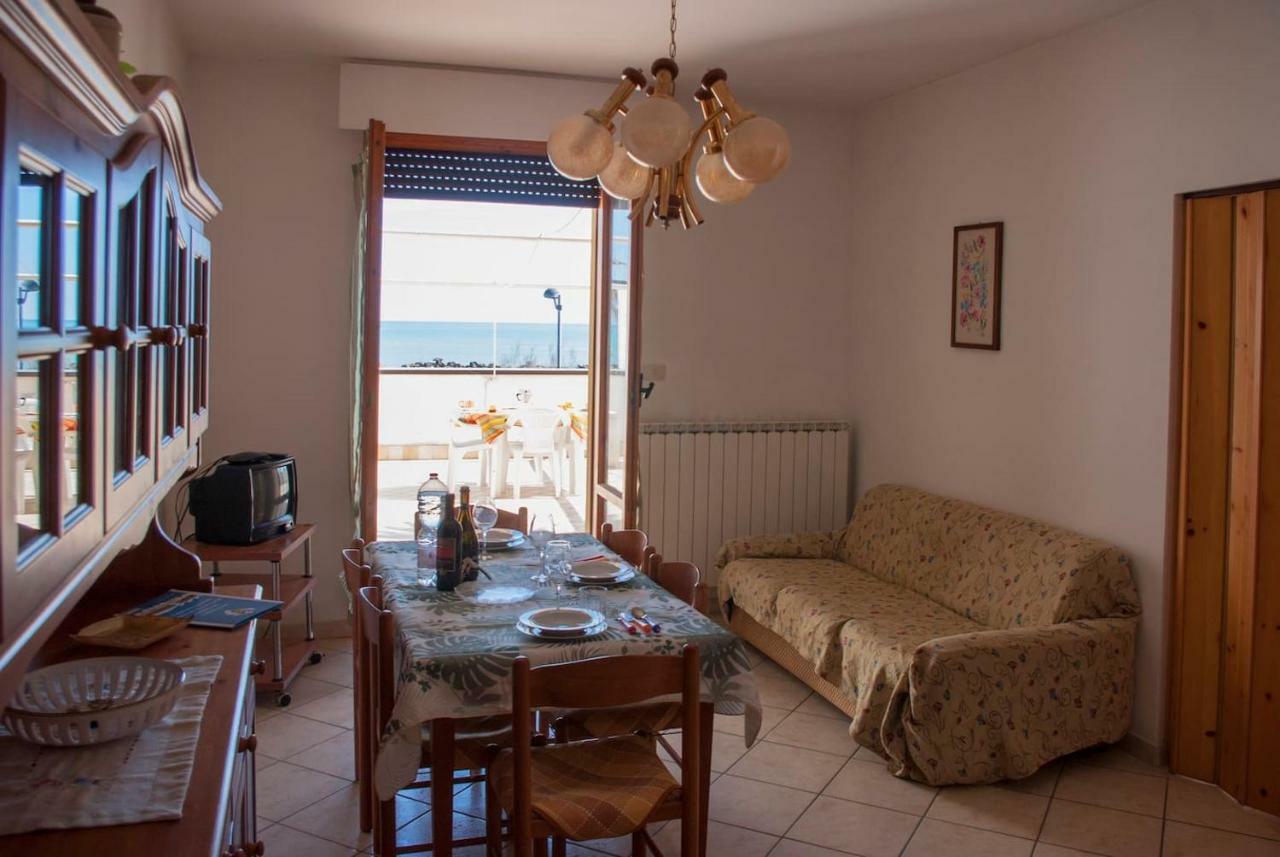 Appartamento Di Antonio Fronte Mare Montesilvano Marina エクステリア 写真