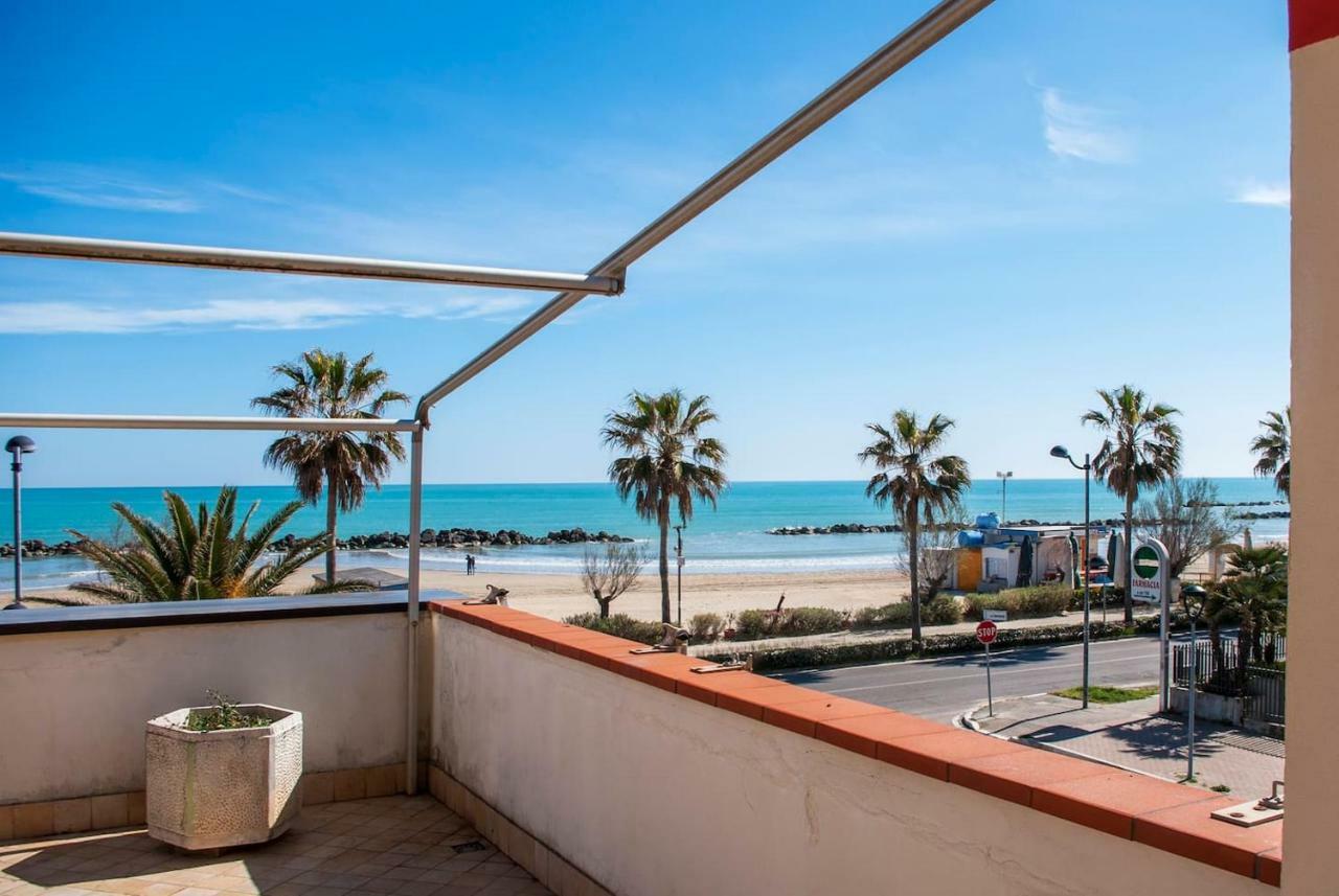 Appartamento Di Antonio Fronte Mare Montesilvano Marina エクステリア 写真