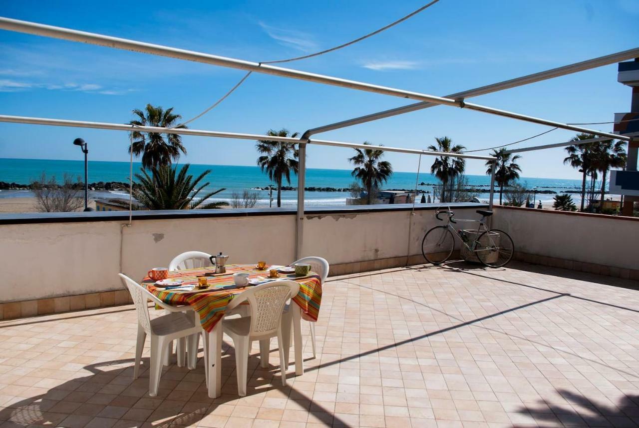 Appartamento Di Antonio Fronte Mare Montesilvano Marina エクステリア 写真