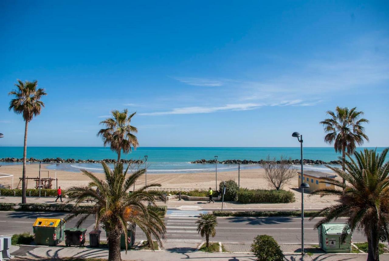 Appartamento Di Antonio Fronte Mare Montesilvano Marina エクステリア 写真